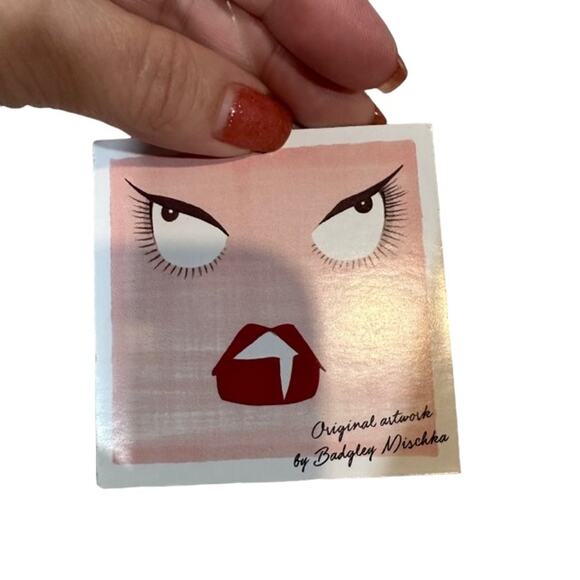 Badgley Mischka Women’s White French Terry Joggers Face Logo Artwork Size Med - Picture 8 of 8